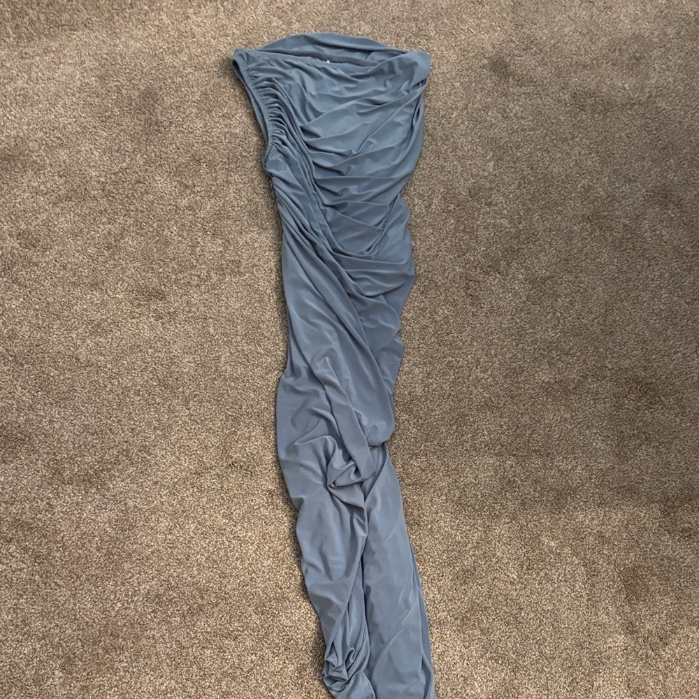 Norma Kamali Diana midi Dress in soft blue - Picture 4 of 6